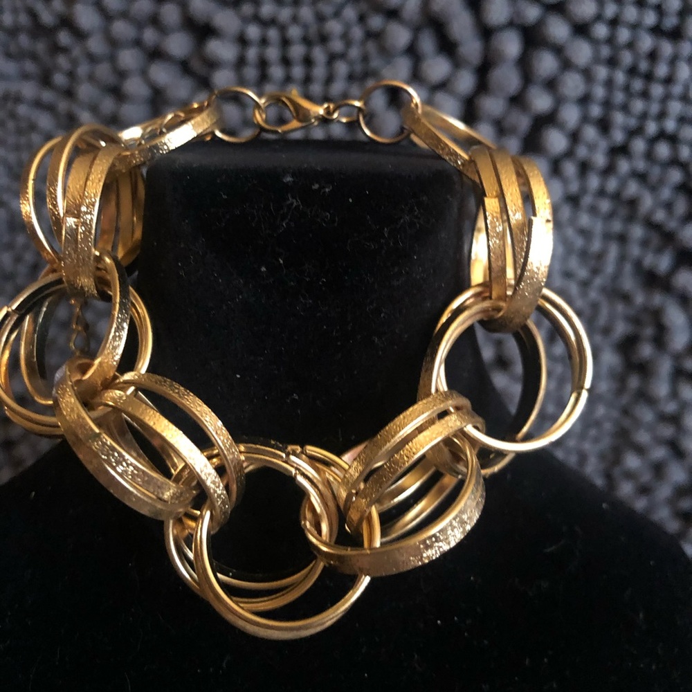 Paparazzi gold linked bracelet new with tags